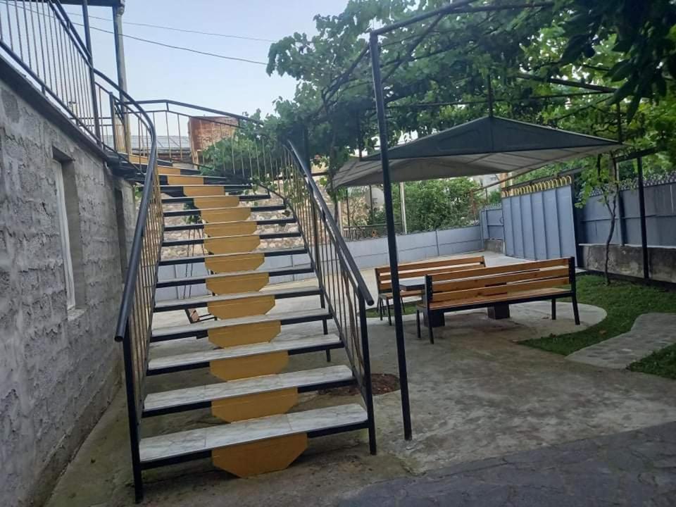 Guest House Fazisi Kutaissi Exterior foto